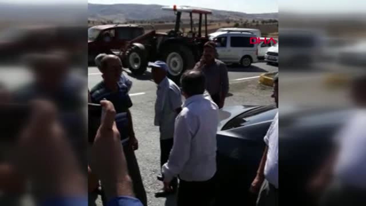 Eylem Yapan Çiftçiler Ankara-Çankırı Karayolunu Kapattı