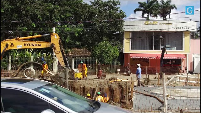 Comércio na Avenida Leitão da Silva