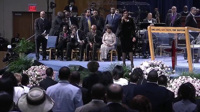 Jennifer Hudson sings Amazing Grace at Aretha Franklin's Home Going