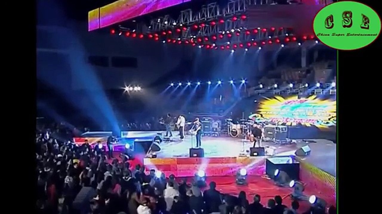 Beyond鼓手叶世荣现场演唱一首经典歌曲《喜欢你》好听极了