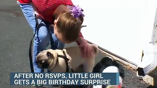 STRANGERS SHOW UP TO CELEBRATE A GIRL'S BIRTHDAY AFTER SHE RECEIVES NO RSVP'S