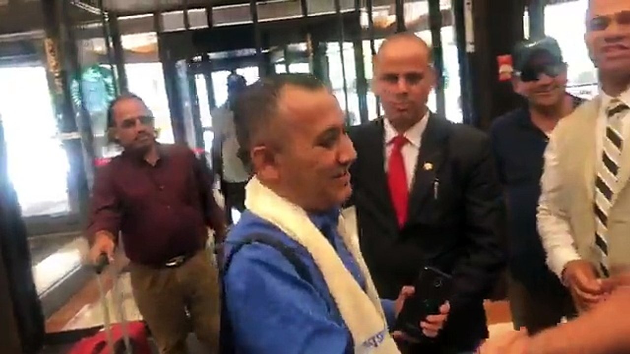 नेपाली नेशनल कन्भेन्सनको लागि नेपाल देखि सिकागो आउनु भएका नेपाली कांग्रेशका युबा नेता तथा नेपाली कांग्रेशका प्रबक्ता बिश्व प्रकाश शर्मालाई स्वागत गर्दै-