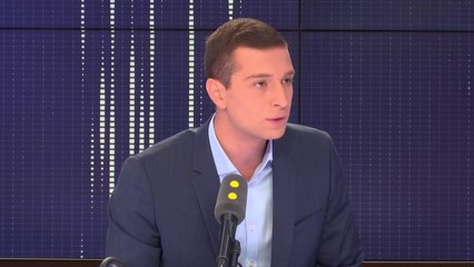 Emmanuel Macron et les Gaulois : "il n'entend pas la colère des Français"