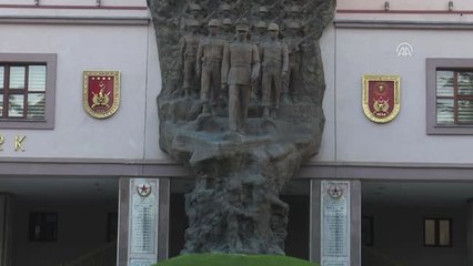 Cumhurbaşkanı Erdoğan'dan Kırgız Teğmenlere Jest