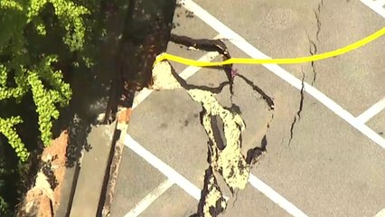 가산동 아파트 도로 땅꺼짐...원인은? / YTN