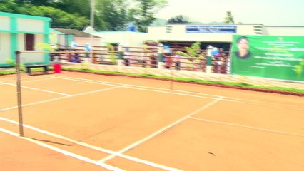 ஜிம்மில் உடற்பயிற்சி செய்து அசத்திய முதல்வர்-வீடியோ