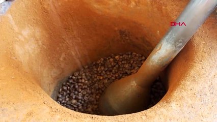 Balıkesir Bu Kahve 20 Kiloluk Tokmakla Günde 10 Bin Kez Dövülerek Hazırlanıyor Hd