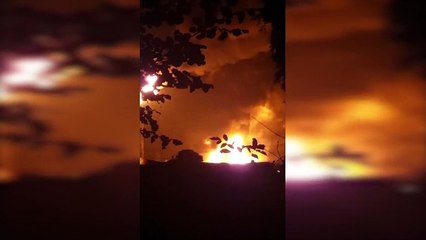 Thousands evacuated after oil refinery blast in Germany