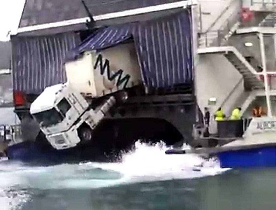 Quand un camion a le mal de mer ça donne ça...