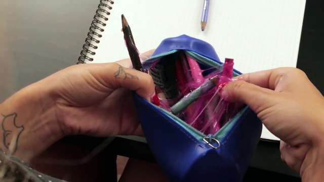 10 SCHERZI DA FARE (10 Funny PRANKS) – Luca&Katy