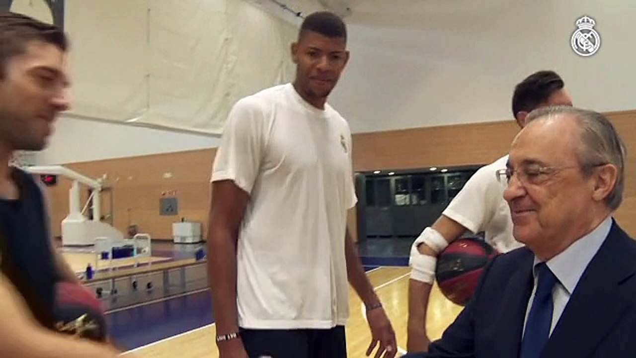 Florentino Pérez visita al Real Madrid de Baloncesto
