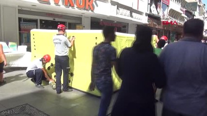 Borçlu Olduğu Mağazanın Çatısında İntihara Kalkıştı