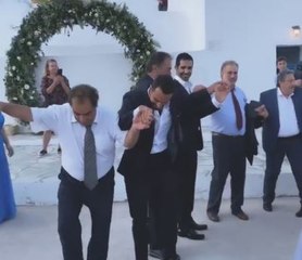 Ο Τανιμανίδης χορευει ποντιακα πριν τον γάμο του