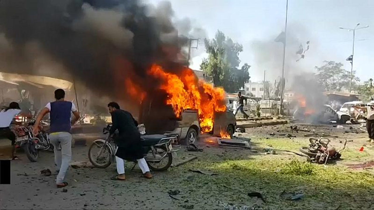 شاهد: قتيل وجرحى بانفجار سيارة مفخخة في أعزاز ش...