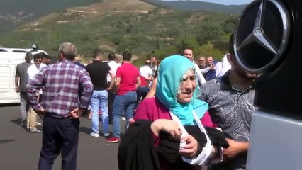 Bursa’da lastiği patlayan minibüs devrildi: 14 yaralı