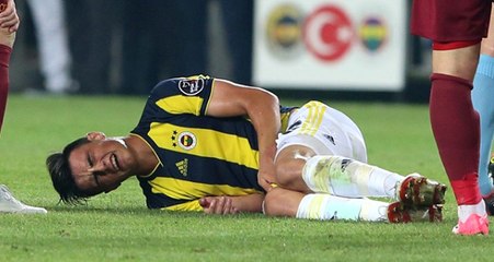 Fenerbahçe-Kayserispor Maçında VAR Tespiti Sonucu Şamil Çinaz Kırmızı Kart Gördü