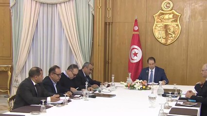 الفساد يطيح بوزير الطاقة التونسي ودعوات لاستقالة الحكومة