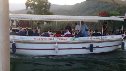 Muğla Bakan Kurum: Foça'daki Kirlilik Kontrol Altında