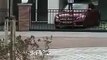 Un enfant défonce la Mercedes C180 de son père en sautant dessus