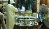 Jemaah Haji Berburu Oleh-Oleh di Pasar Jafariyah Mekah