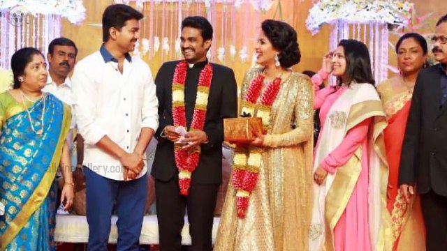 Actor Vijay Family Photos with Wife Sangeetha, Son Sanjay, Daughter Divya Saasha