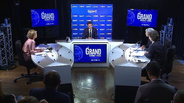 Remplacement de Hulot : Griveaux avoue parler régulièrement avec Cohn-Bendit
