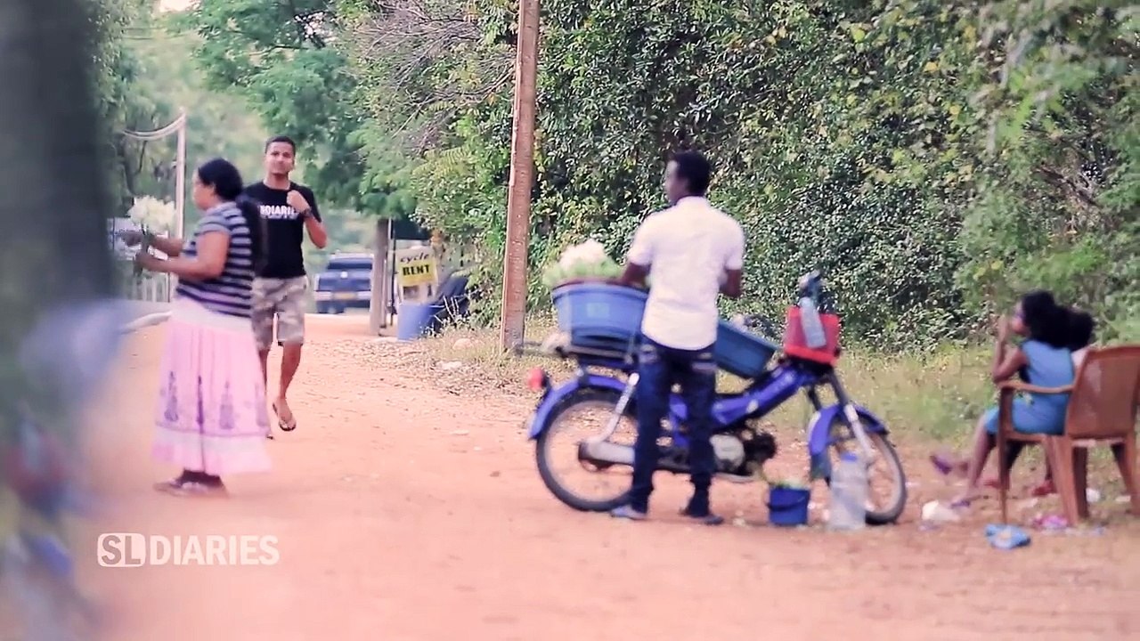 Kindness Social Experiment at Anuradhapura  |  SL Diaries