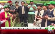 وزیراعظم عمران خان نے آج ہری پور میں پودا لگا کر شجرکاری مہم کا افتتاح کیا