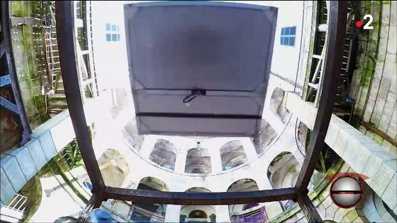 Regardez l'hilarant passage d'Isabelle Morini-Bosc dans "Fort Boyard", à deux doigts de vomir