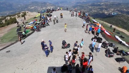 Download Video: Yamaç Paraşütü Dünya Kupası Hazırlık Yarışması Denizli'de Başladı