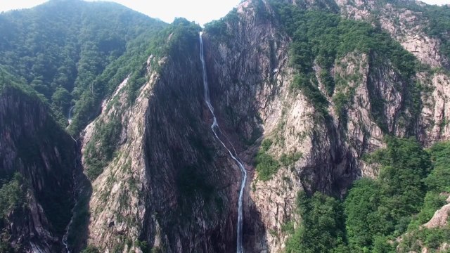 국내 최장 '토왕성 폭포', 폭우 덕에 장관 연출 / YTN