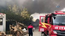 Denizli'de nakliye deposu olarak kullanılan binada yangın... İtfaiye ekiplerinin müdahalesi sürüyor