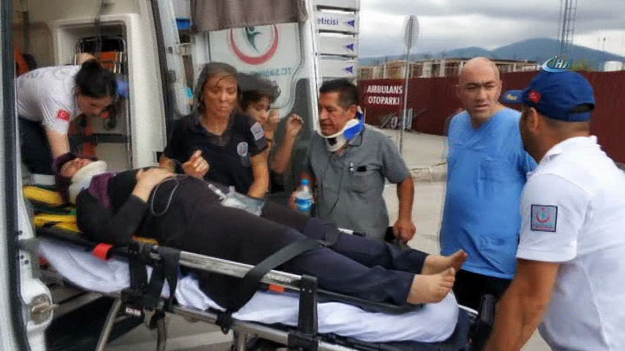 Saldırıya uğrayan 112 personeli kendi acısını unutup kazadaki yaralıları hastaneye taşıdı
