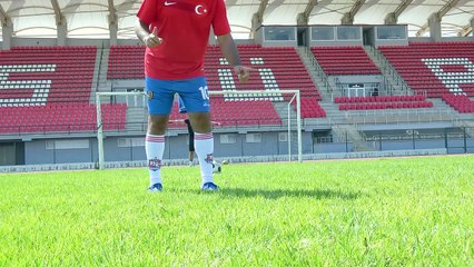 GERÇEK SAHADA GÖZÜ KAPALI PENALTI CHALLENGE!