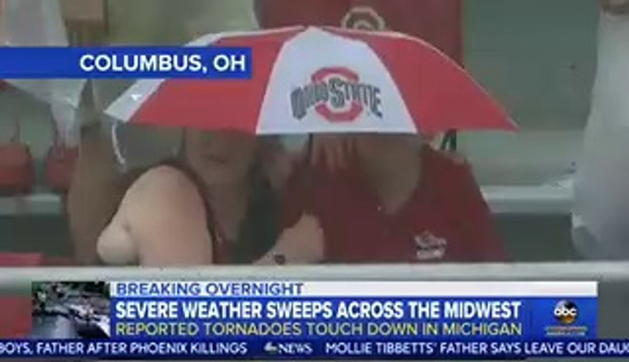 Etats | Unis | Regardez les | images | effrayantes de | cette tornade qui a touché le Michigan ce week-end || Etats-Unis Regardez les images effrayantes de cette tornade qui a touché le Michigan ce week-end