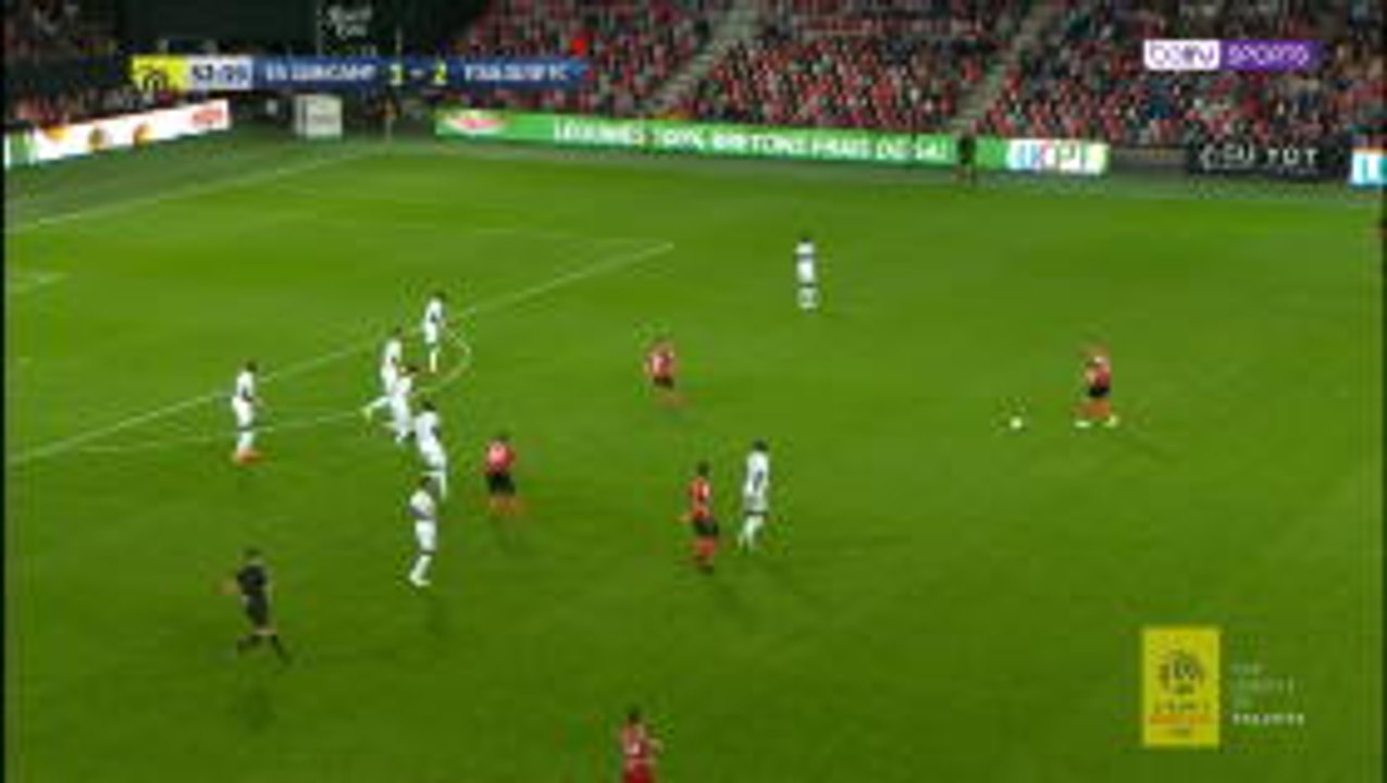 Lucas Deaux slams a long-range strike off the bar for Guingamp
