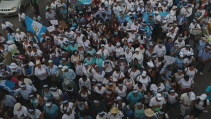 Miles de guatemaltecos marchan contra el aborto y en favor de la familia