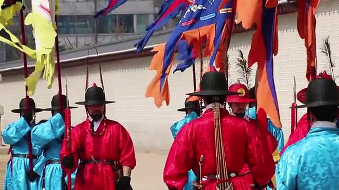日本人が韓国で着物を着てフリーハグをしてみた (Free Hugs for Korea-Japan Peace 2016)