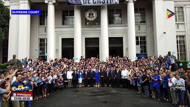 CJ De Castro, mainit na sinalubong ng mga kawani ng SC