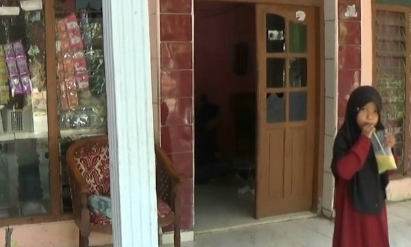 Densus 88 Geledah Rumah Pelaku Penembakan Polisi