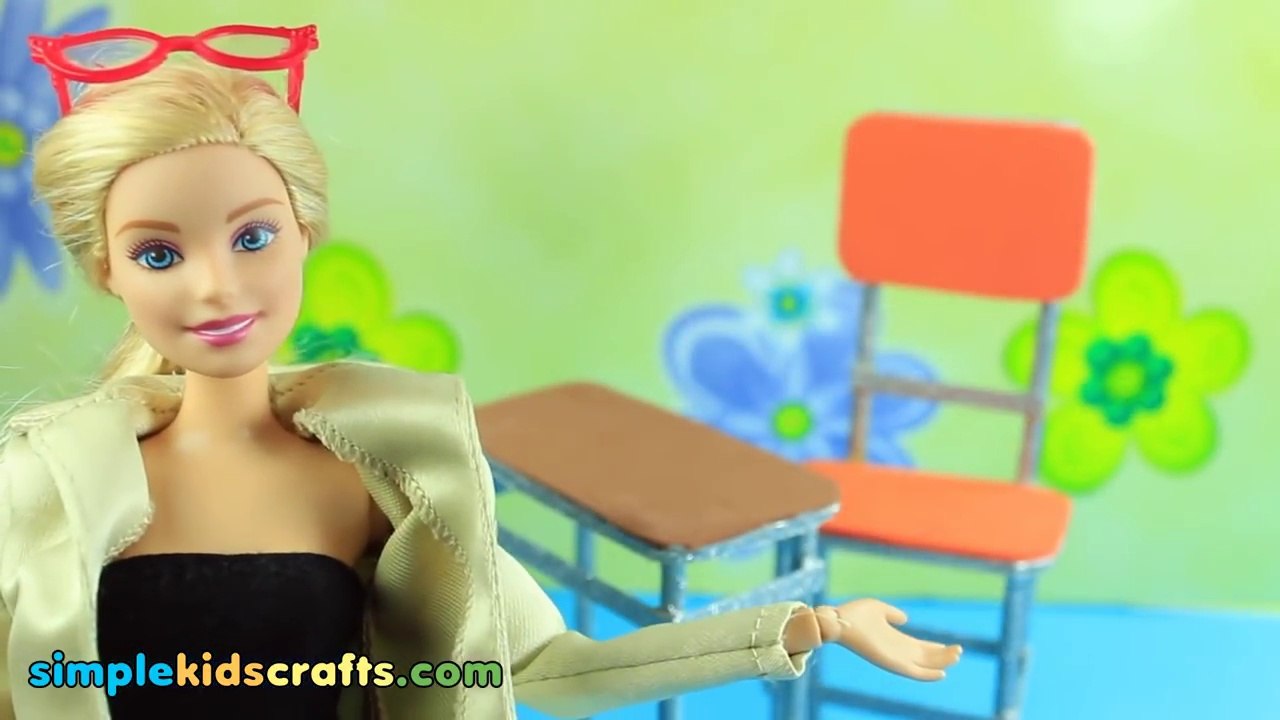 How to Make a Barbie Doll School Desks & Chairs - Super Easy Doll Crafts
