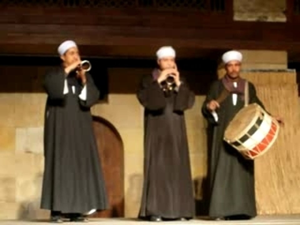 Derviches tourneurs ou fest-noz ?