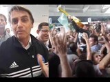 Bolsonaro usa casaco 