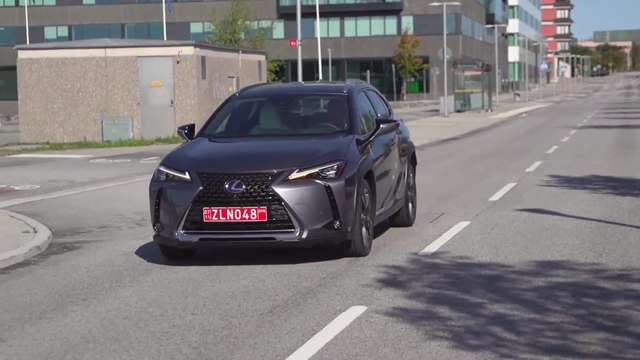The new Lexus UX 250h Driving Video in Grey