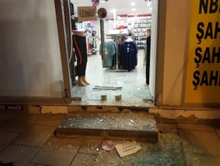 Benzin Dolu Şişeyi Atıp Kaçtılar