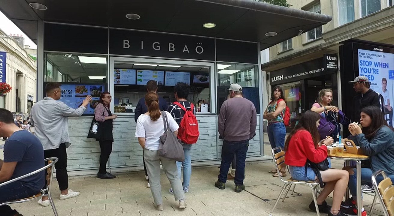 A NEW, Tasty Vietnamese Bun!