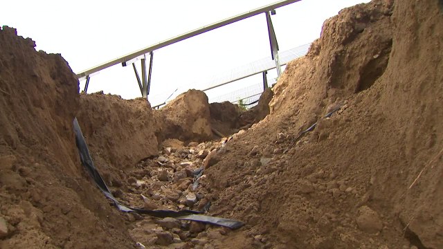 폭우에 태양광발전 공사 현장 토사 유출 / YTN