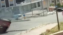 Samsun'da Kamyonetin Çarptığı Otomobil Takla Attı: 2 Yaralı... Kaza Anı Kamerada