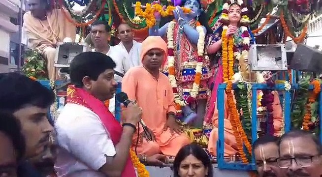 घरों-मंदिरों में छाईं कान्हा के जन्म की खुशियां