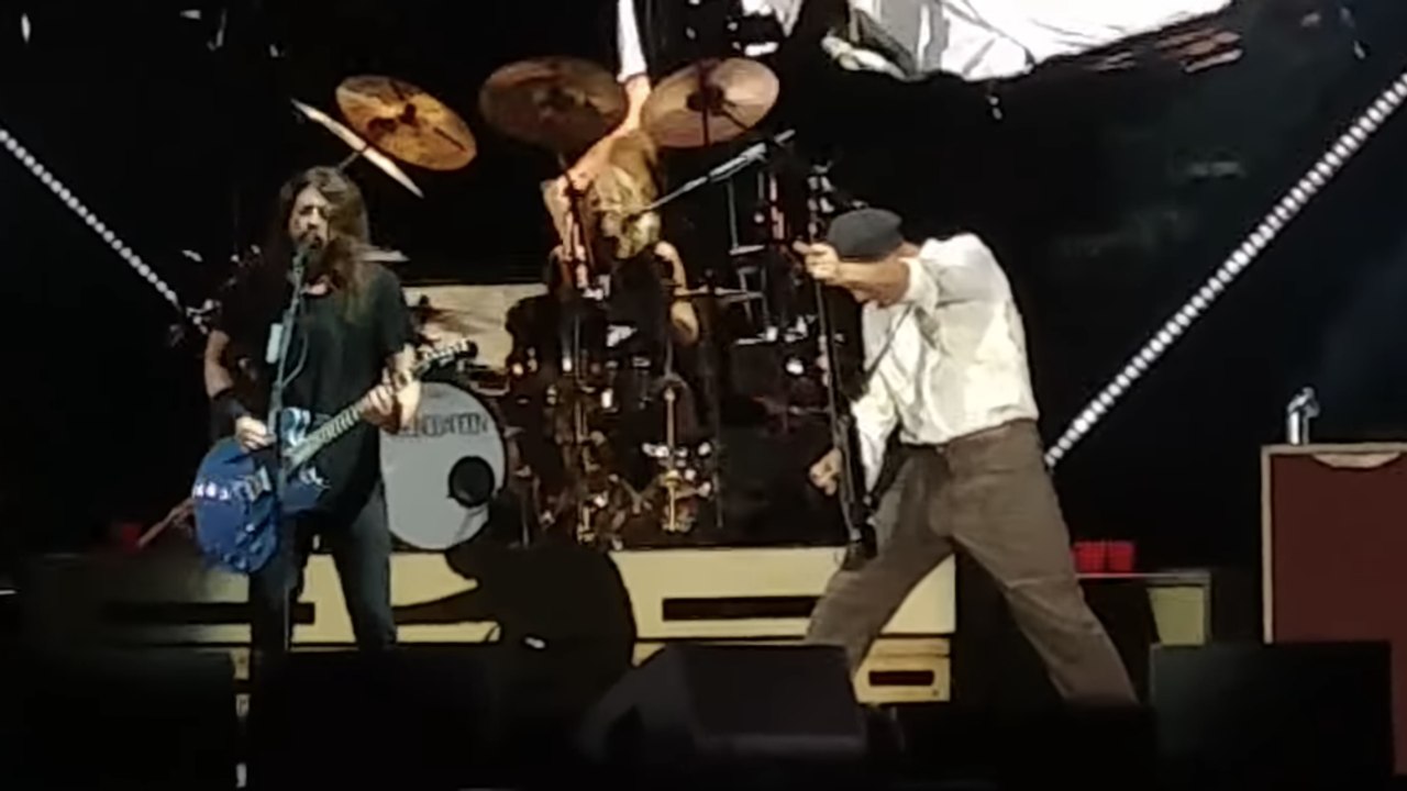 Foo Fighters - NIRVANA cover live - Seattle 2018 with Krist Novoselic